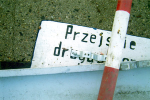 Autor - Agnieszka Jankowiak. Kościan, godz. 20.34, przewrócony znak na ulicy Młyńskiej. 